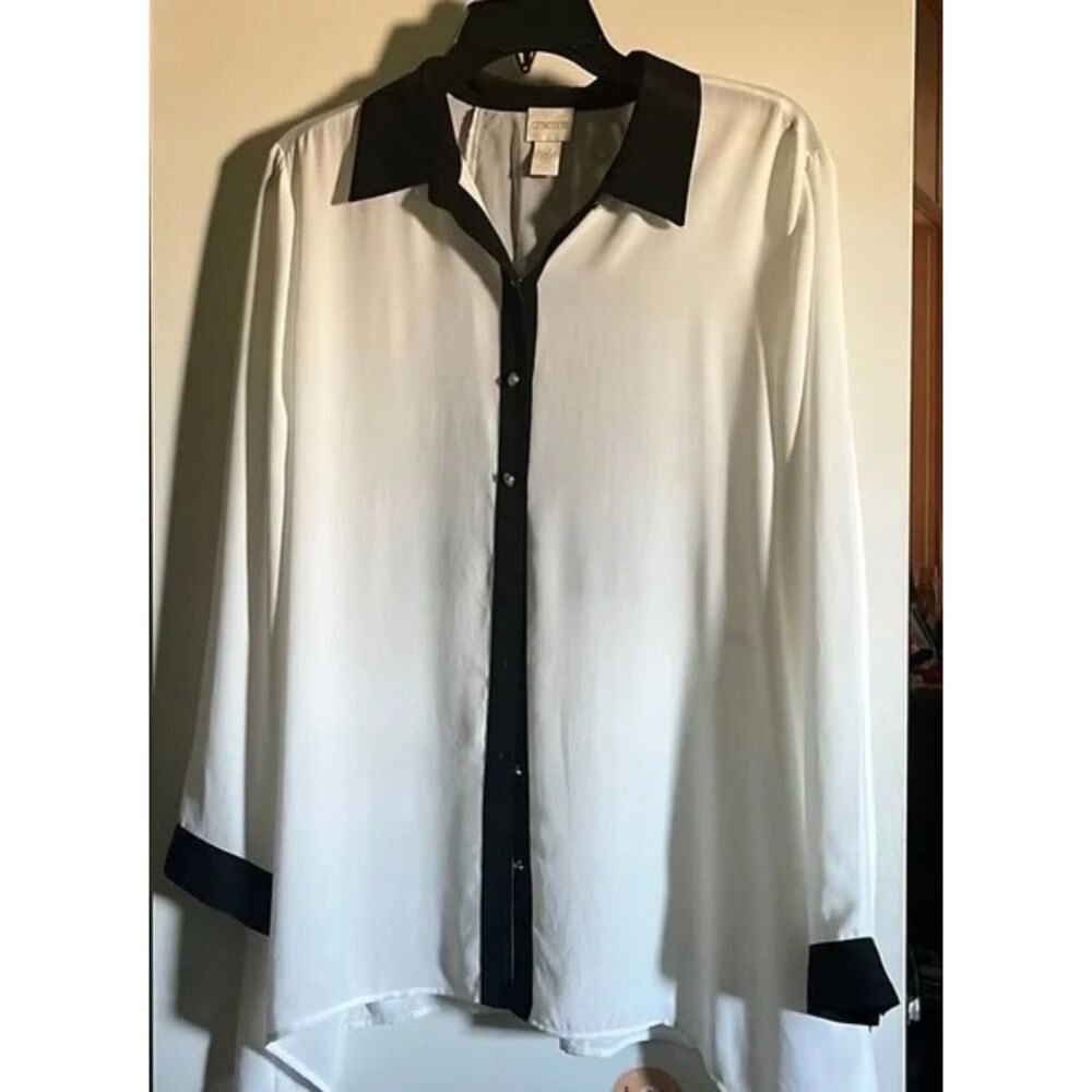 Chico's No Iron White Button Down Shirt Black Contrast Trim Stretch Blouse